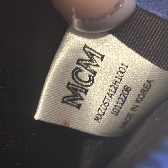 MCM CARD CASE - Picture 4 of 9